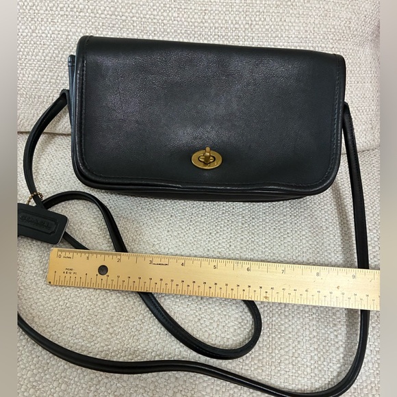 Vintage Coach Dinky Black Leather Crossbody Bag with hang tag - Picture 13 of 13